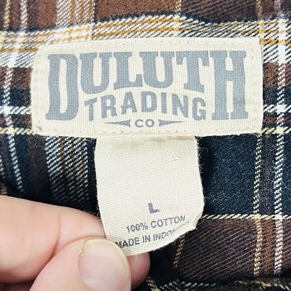 Duluth Trading Co Large Flannel Work Shirt Brown Black Plaid Button Down Cotton - Picture 3 of 5